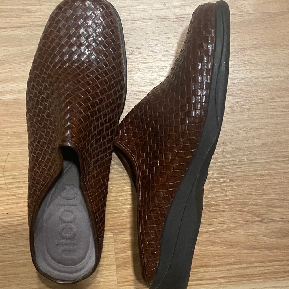 New Nicole women’s Woven leather Brown Loafers 7 M